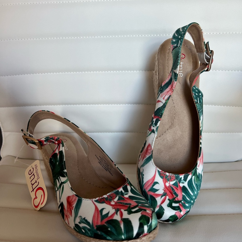 BareTraps Floral Espadrilles - Green and Pink